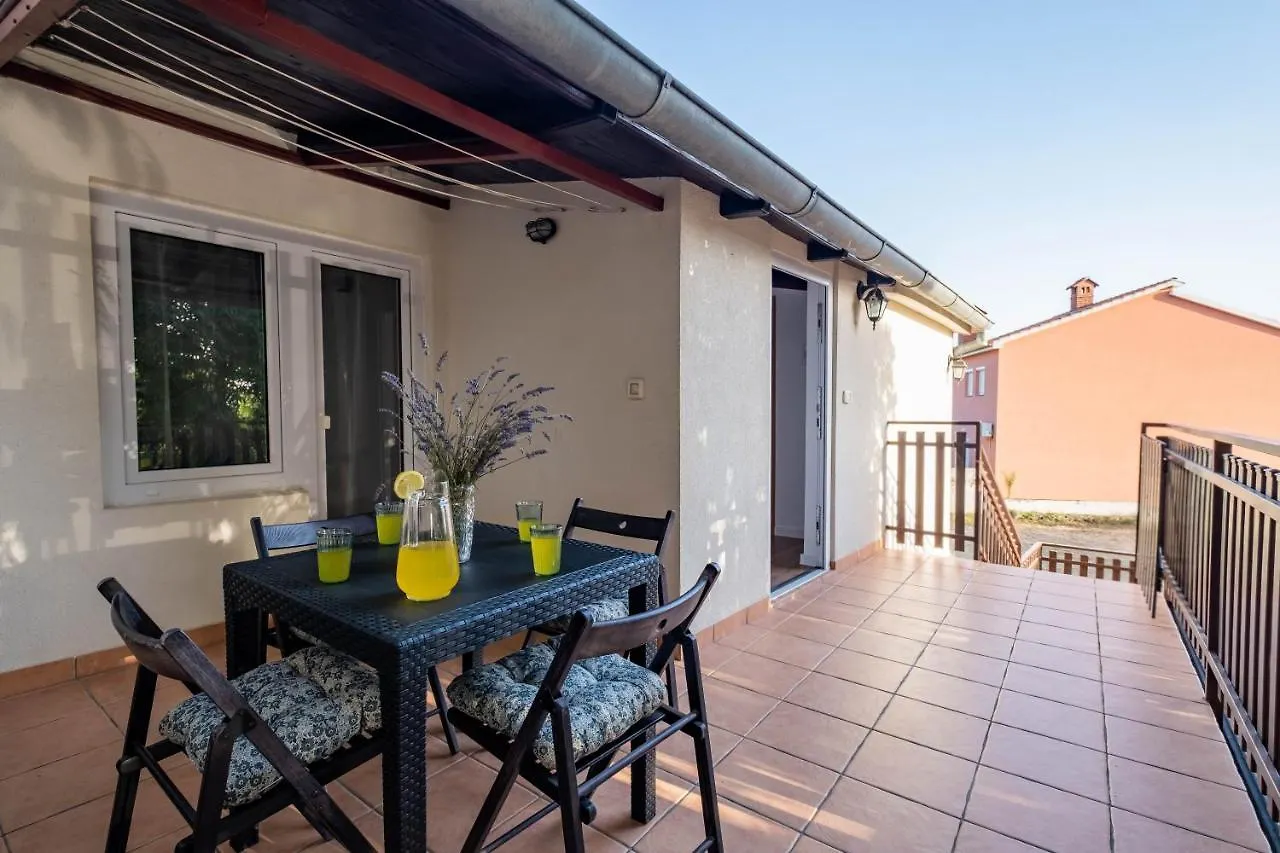 Apartment Vedrana 2142 Peroj