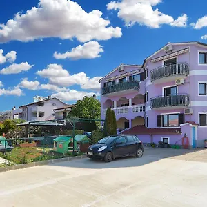 Appartamento Anka 1223, Peroj