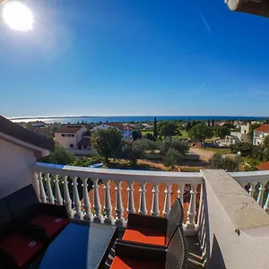 Appartamento Jozic, Peroj